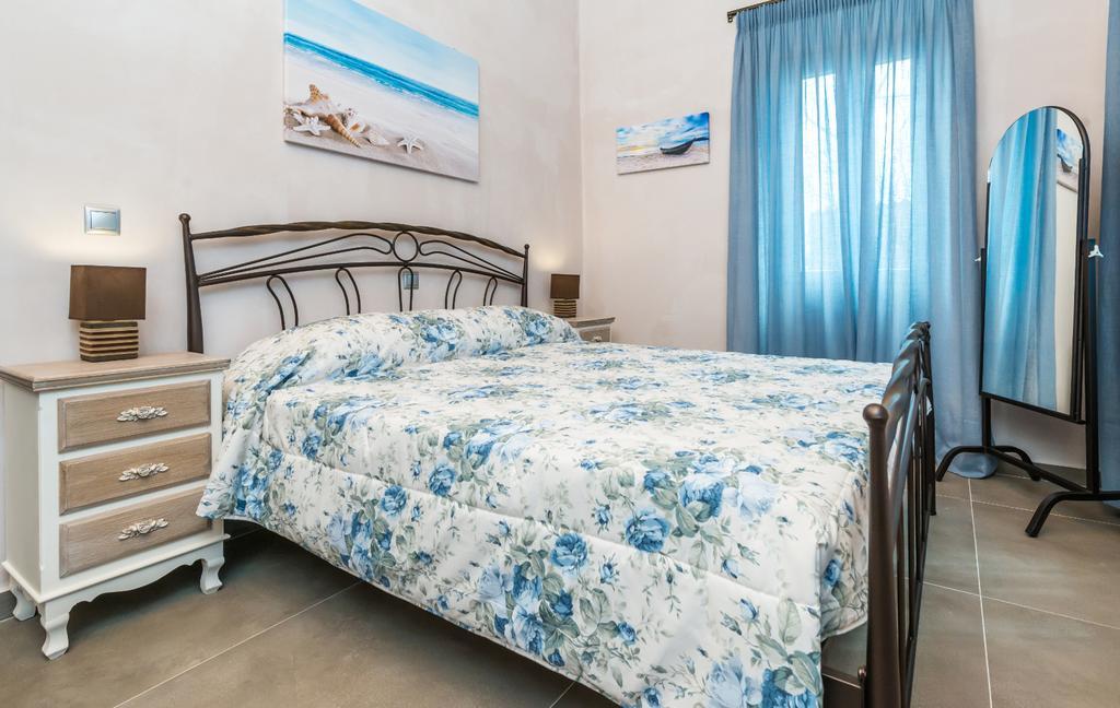 Villa Callisto- Elegant Restored Villa With Pool Gyri Екстер'єр фото
