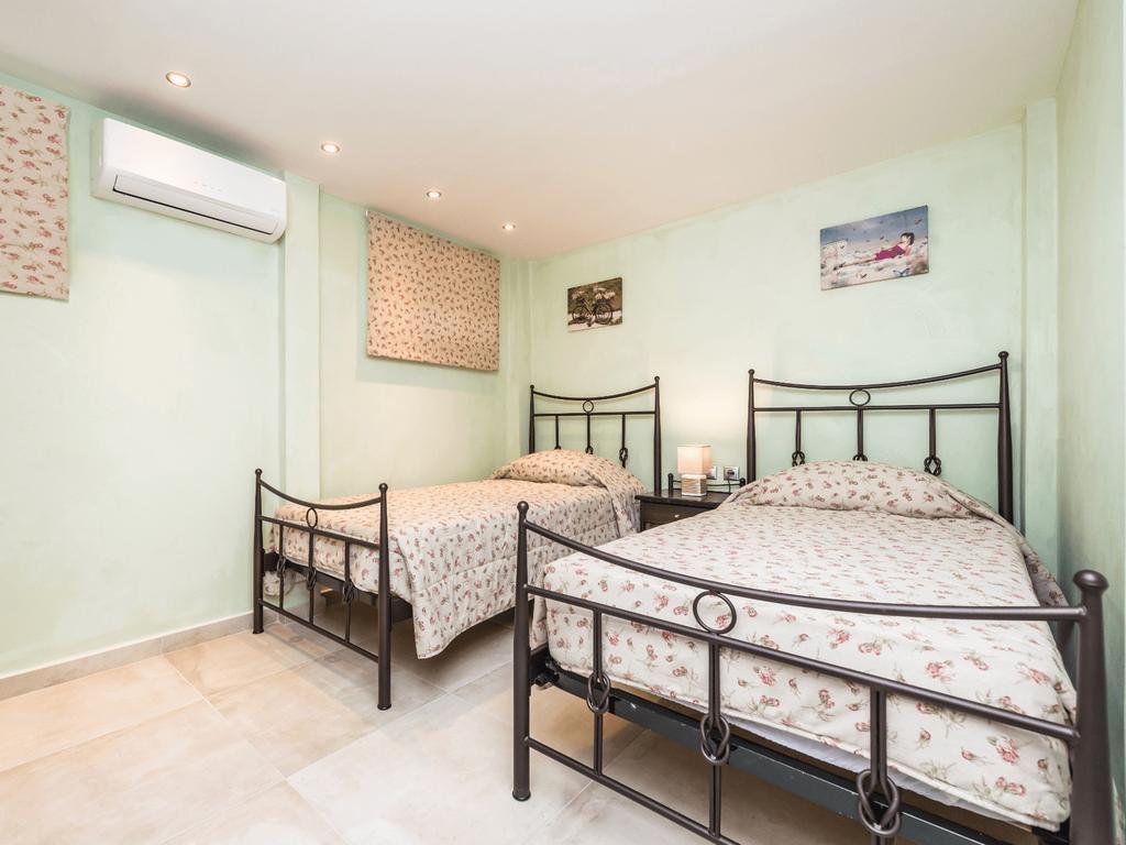 Villa Callisto- Elegant Restored Villa With Pool Gyri Екстер'єр фото